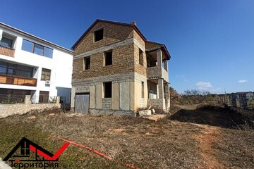 Дом, 175,7 м², 3 эт.