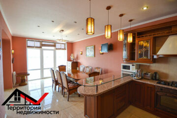 Таунхаус, 280 м², 3 эт.