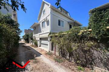 Дом, 205 м², 2 эт.