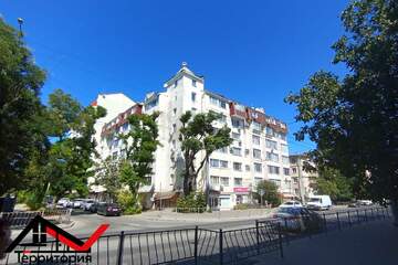 Помещение своб.назн., 372,1 м², 1/9 эт.