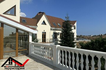 Дом, 700 м², 3 эт.