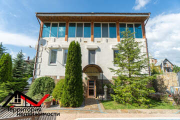 Дом, 390 м², 3 эт.