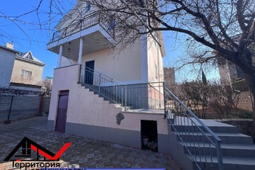 Дом, 218,6 м², 3 эт.